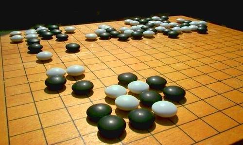 围棋技巧之【外势必须有子配合】