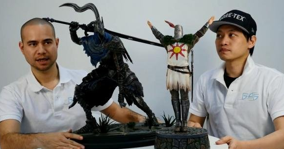 关灯之后《黑暗之魂》太阳战士索拉尔手办亮了 关灯之后《黑暗之魂》太阳战士索拉尔手办亮了