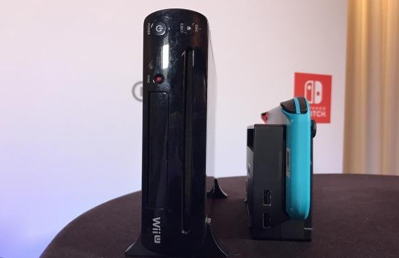 任天堂Switch与Wii U、3DSLL真机对比图