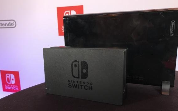 任天堂Switch与Wii U、3DSLL真机对比图