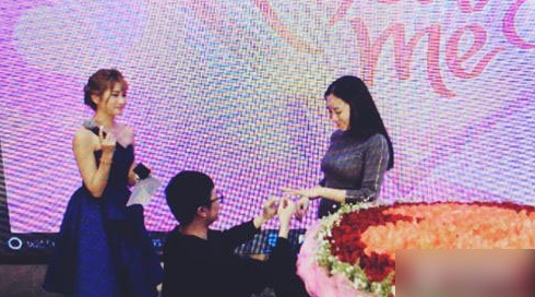 《DOTA2》前TI冠军Hao年会现场求婚 